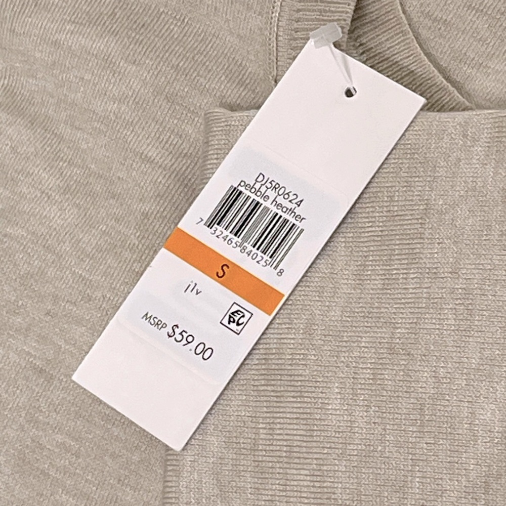 NWT🤍Cap-Sleeve Crewneck Tee - Picture 8 of 8
